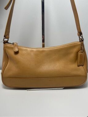 Coach Hampton Demi Leather Baguette VTG Shoulder Bag 7587 COA